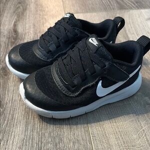 Nike Tanjun EasyOn Sneakers in Size 7C